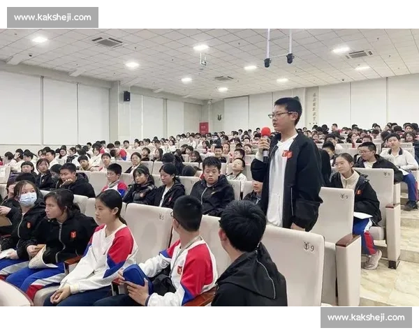 “足” 够精彩!利州首届校园足球联赛燃情启幕 “足” 够精彩!利州首届校园足球联赛燃情启幕