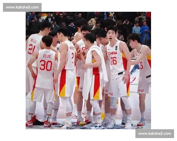 中国男篮硬刚日本上演热血对决国家荣誉之战再燃激情赛场巅峰对抗瞬间回荡全场